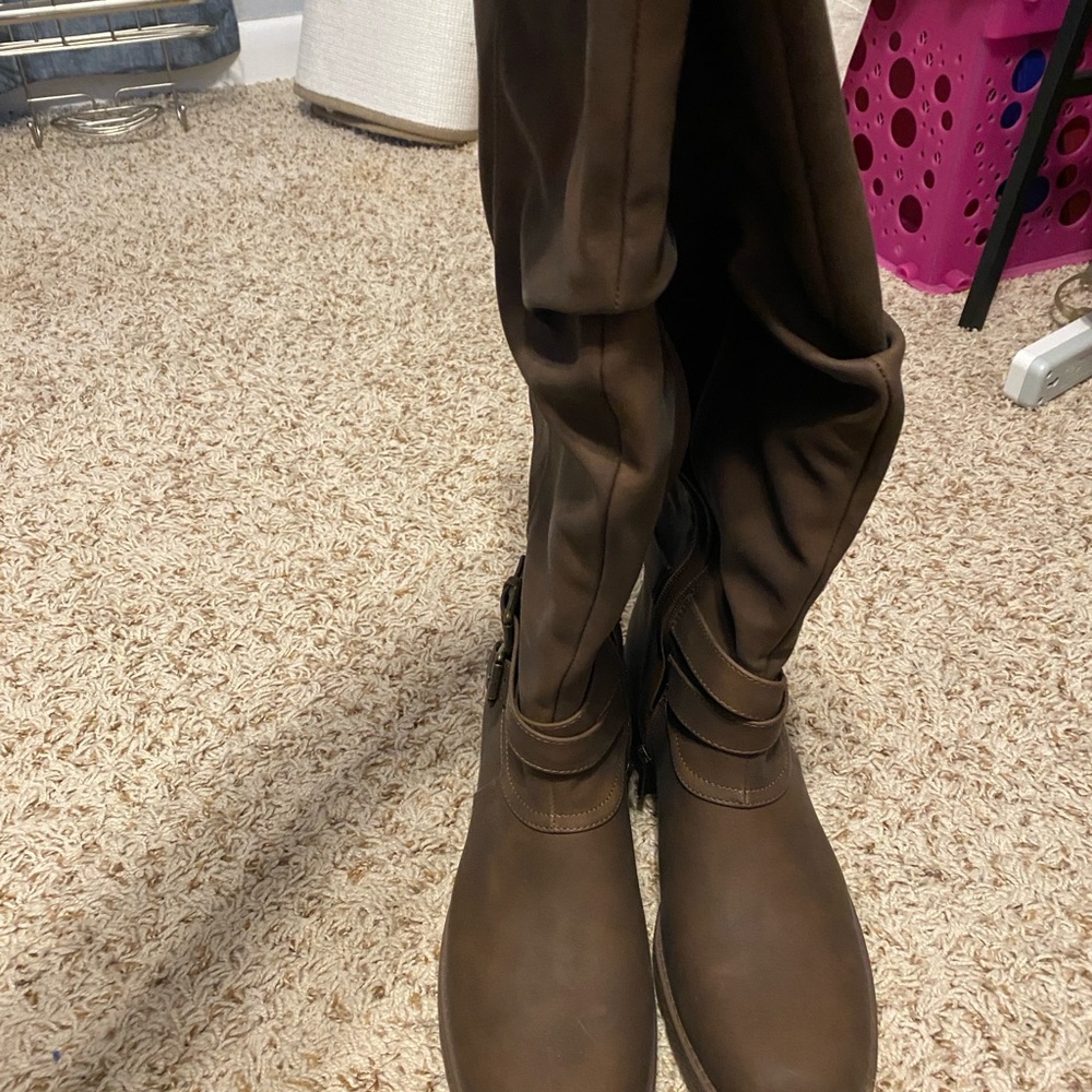 Stylish Brown Women's Winter Boots
